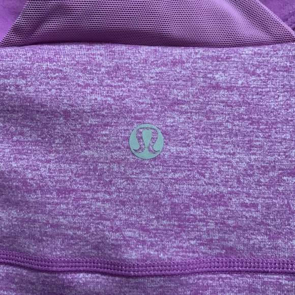 Discontinued LuluLemon Run Tank Top Scoop Mesh Racer T - Picture 2 of 5